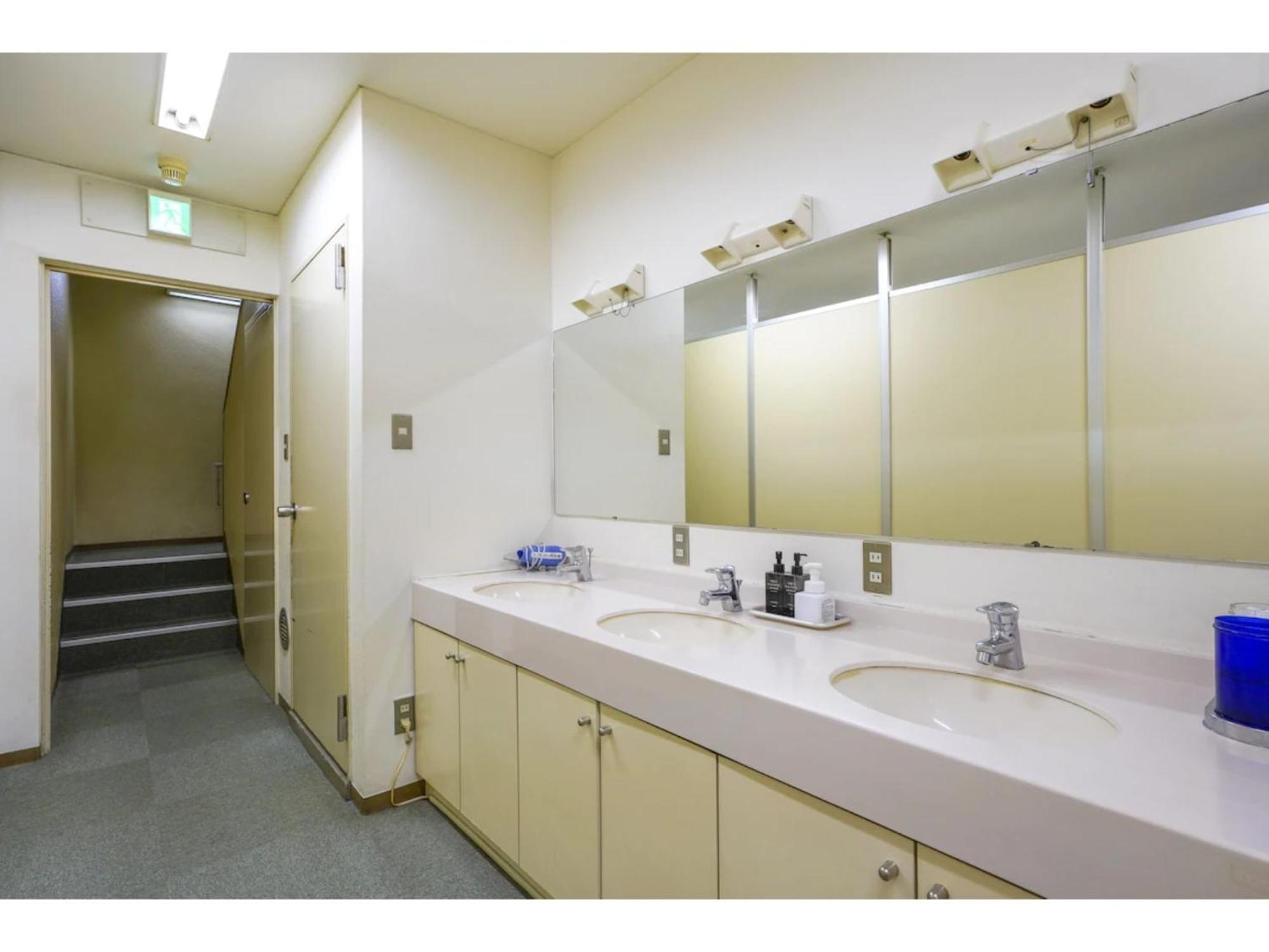 Male Only Capsule Inn Hamamatsucho - Vacation Stay 68799V Tokyo Exterior photo